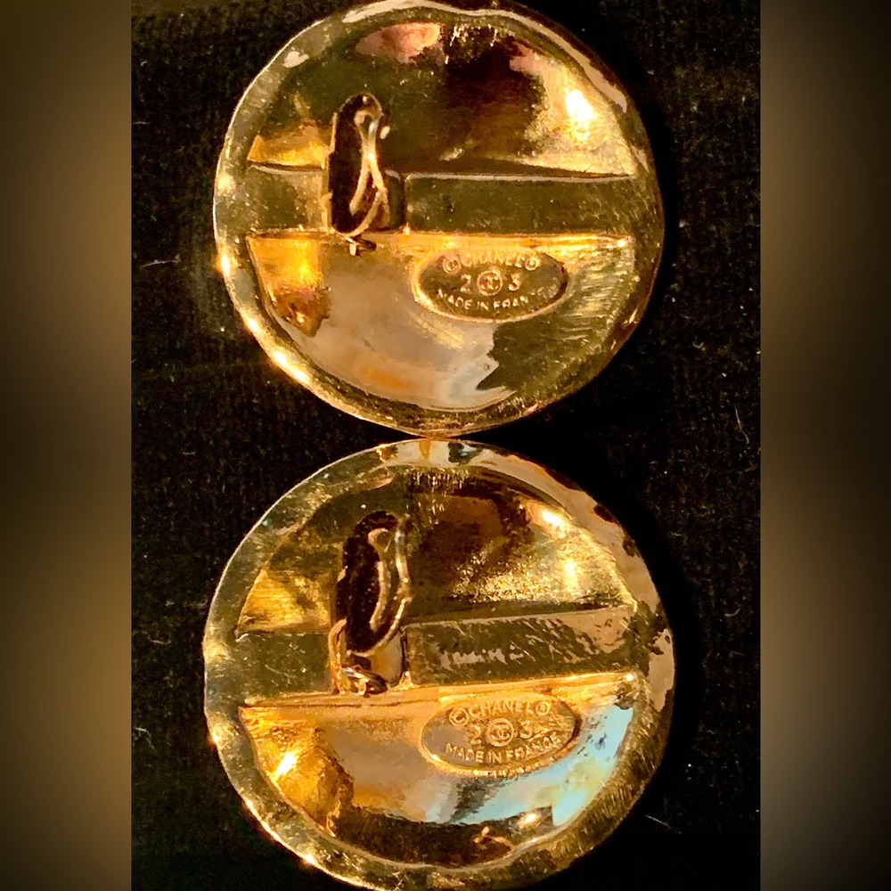 CHANEL COCO MATELASSE EARRINGS GOLD PLATED VINTAGE 1 1/2 INCH FRANCE JUMBO - Picture 7 of 8